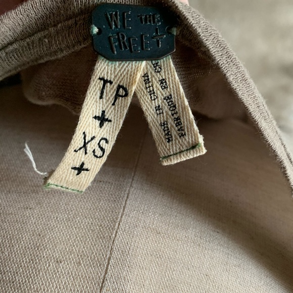 Free People oversized asymmetrical top - Picture 6 of 6